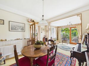Dining Room- click for photo gallery